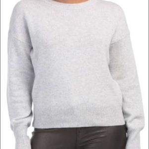 Theory Drop Shoulder Cashmere Crew Neck Sweater In Whale Grey. Size P